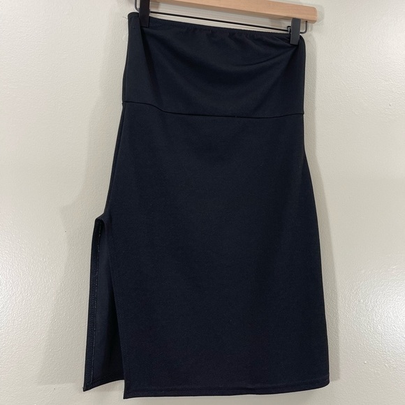 Pretty Little Thing Tube Black Dress w/ Slit - Picture 4 of 6